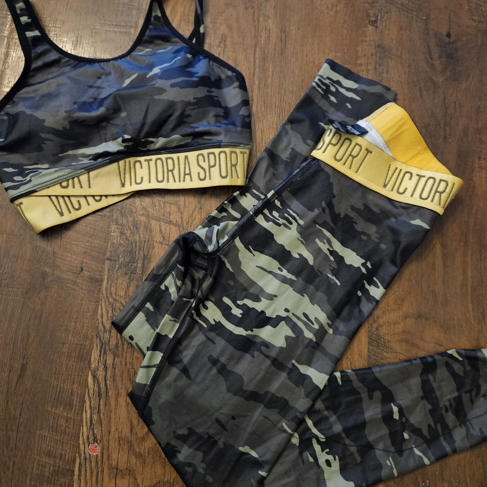 Victoria Sport Camo Print Sports Bra and Leggings Set - Black and Green